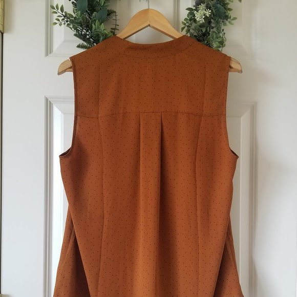 EUC Dotty Top  Style #3988 Size Large - Picture 2 of 7